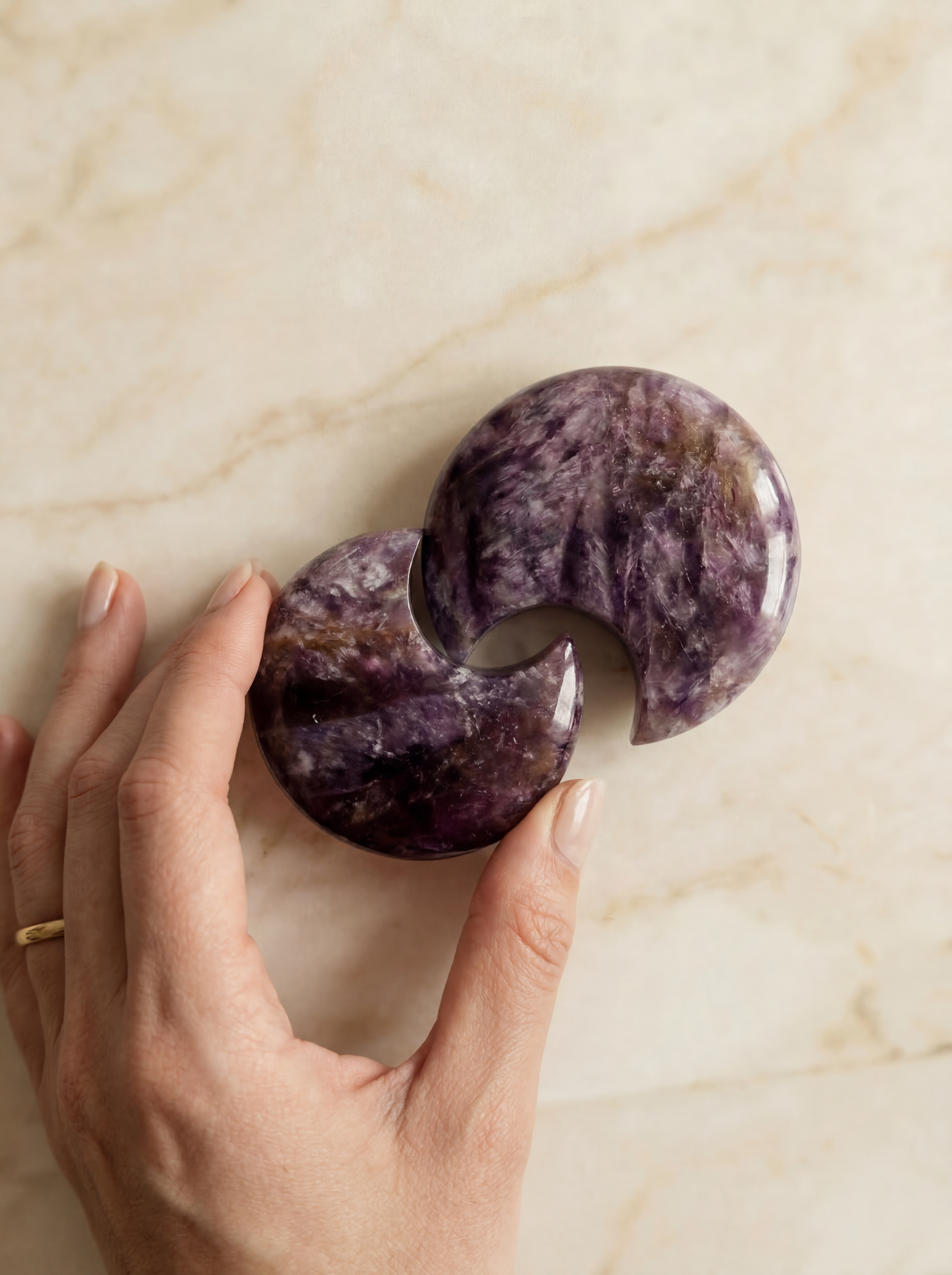 Healing Stones Pocket Amulet Hand Carved Dream Amethyst Moon (4-5cm)